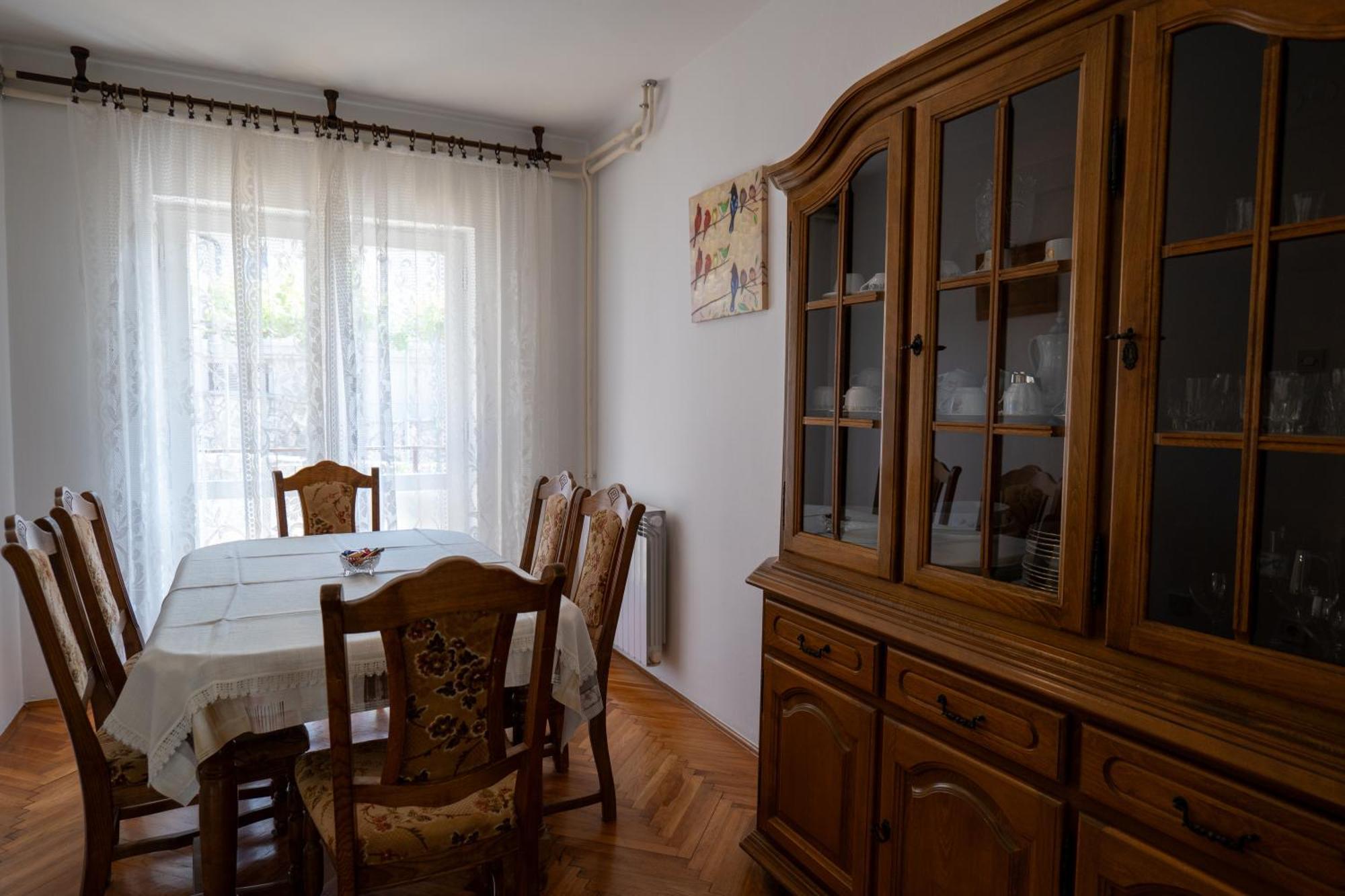 Irena'S Place A2 โรวีน ห้อง รูปภาพ