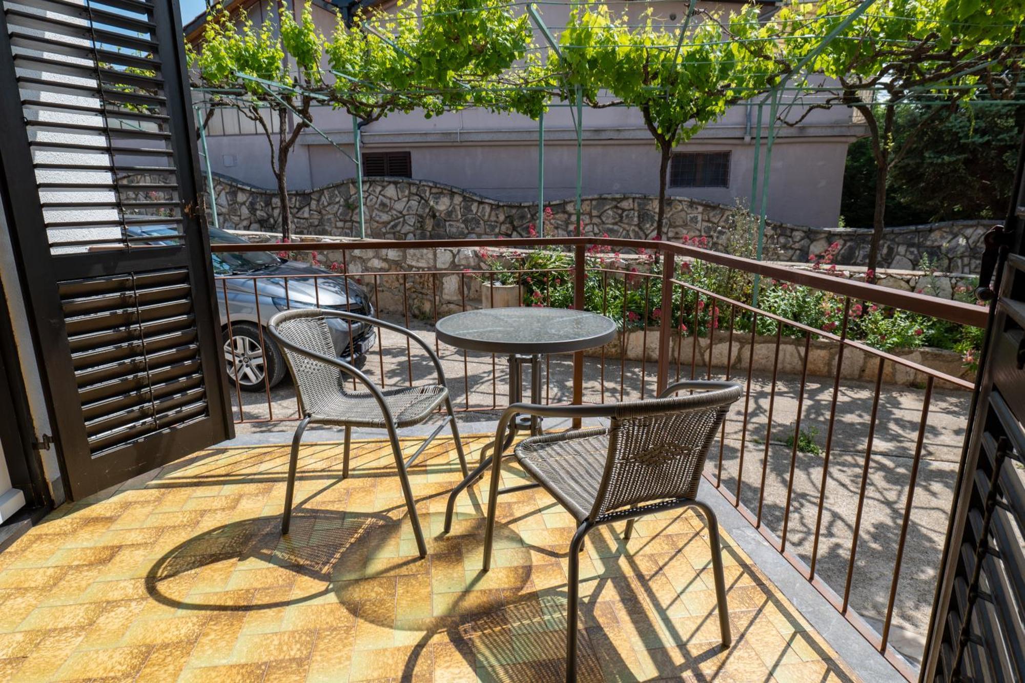 Irena'S Place A2 โรวีน ภายนอก รูปภาพ