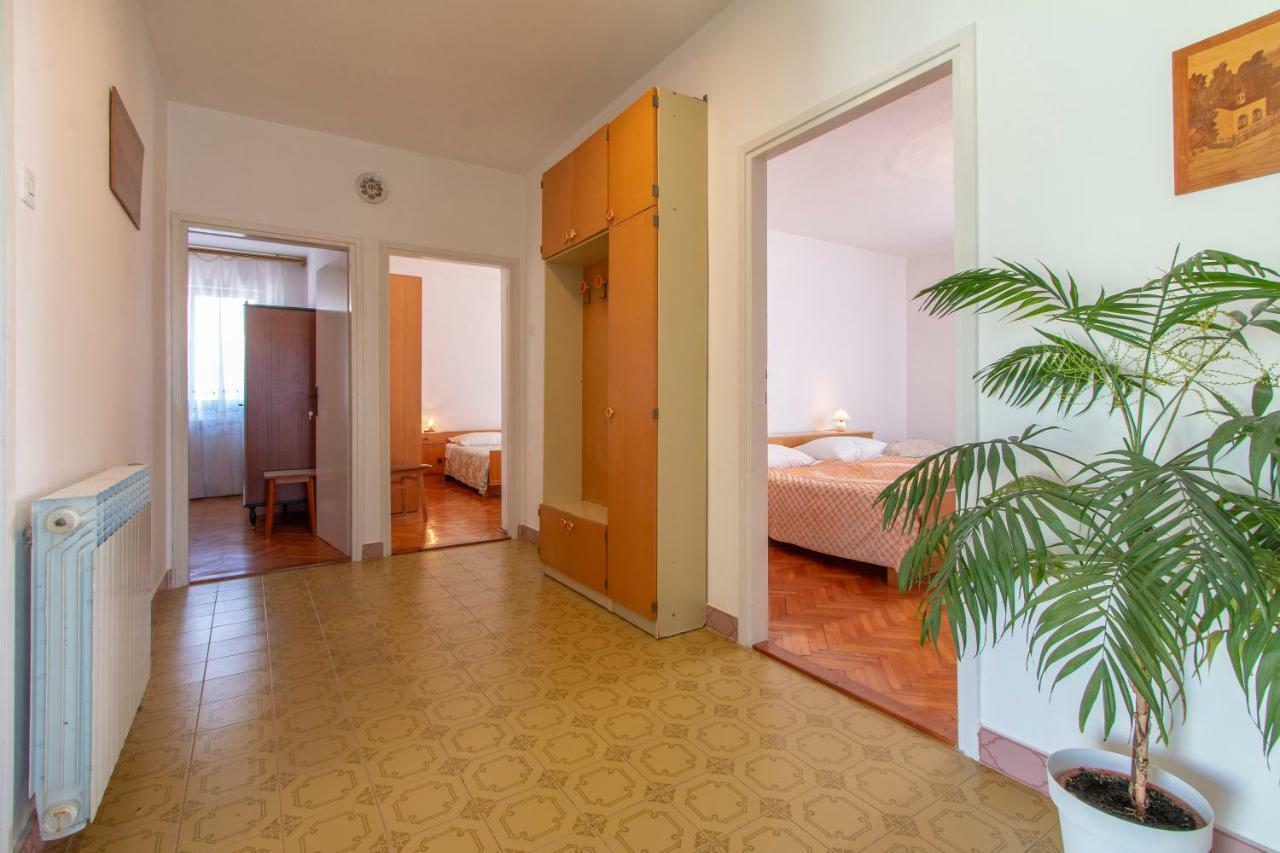 Irena'S Place A2 โรวีน ภายนอก รูปภาพ